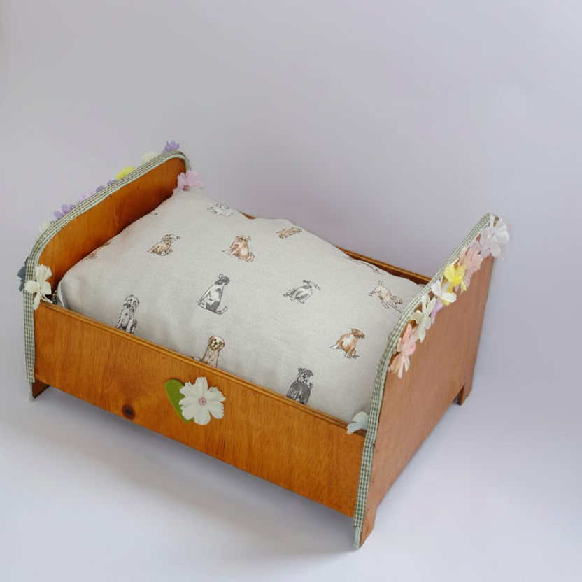 Corbeille en bois pour chat vue de dessus