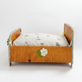 Corbeille en bois pour chat vue de face